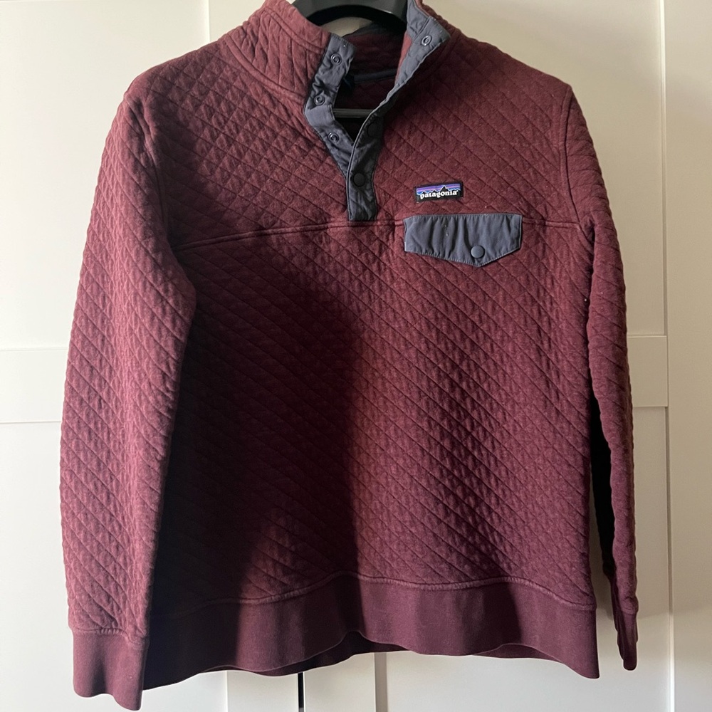 Patagonia Organic Cotton Pullover in Maroon and Charcoal